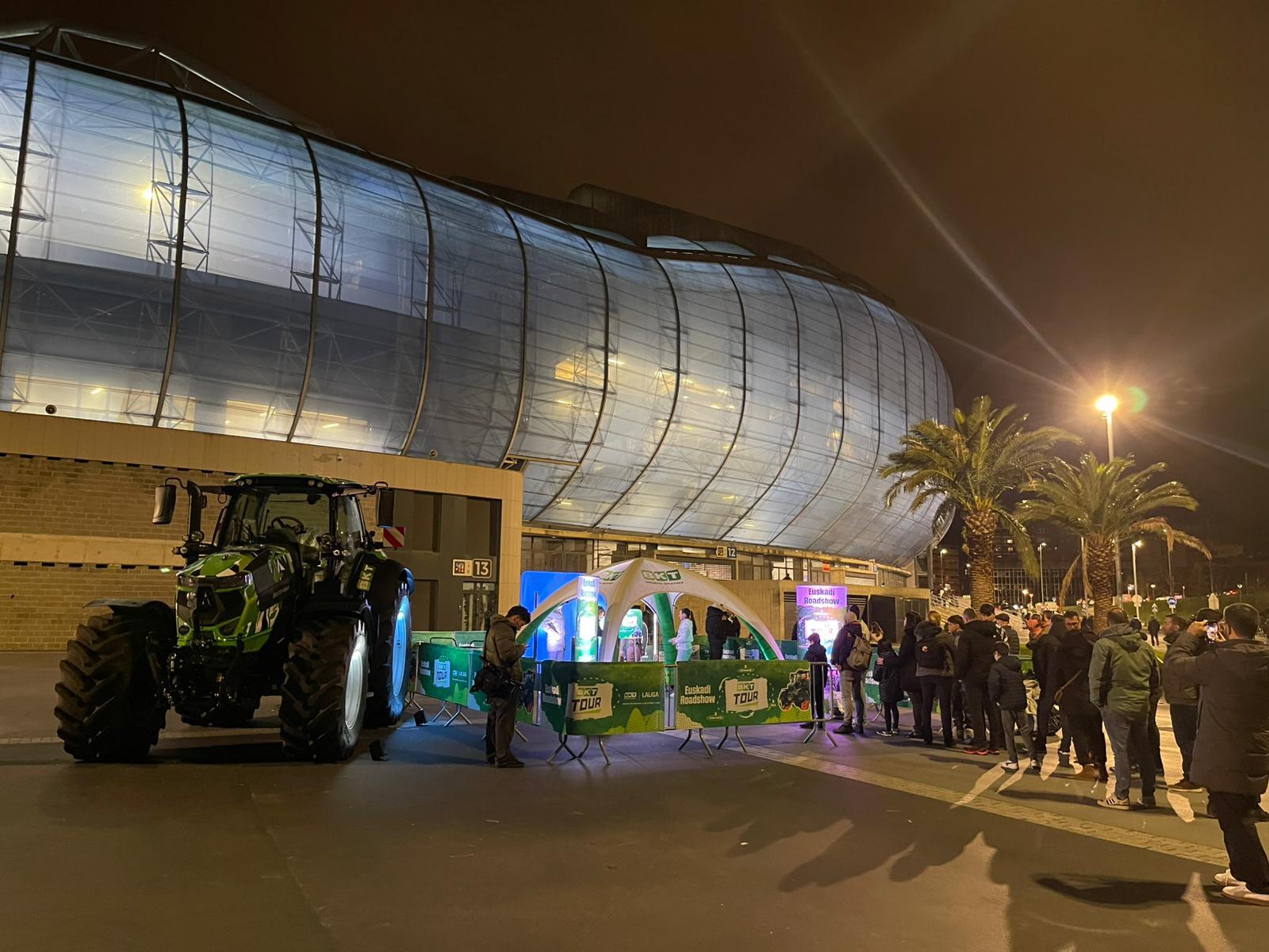 THE BKT TOUR IN THE BASQUE COUNTRY: A TRIP INVOLVING PASSION, TERRITORY AND GREAT FOOTBALL LEGENDS 1