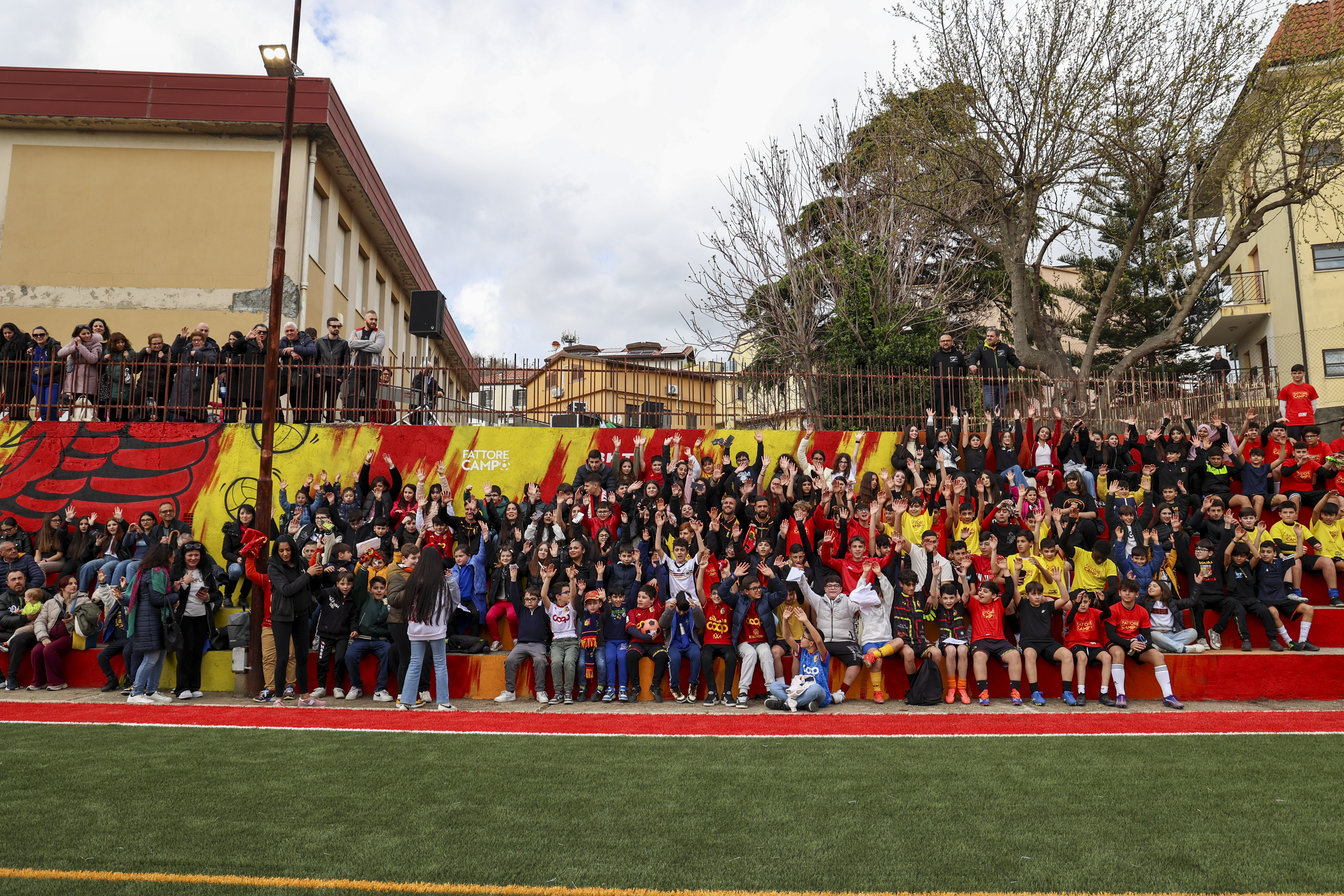 THE FLIGHT OF THE EAGLES IN THE HEART OF THE CITY: FATTORE CAMPO STOPS IN CATANZARO 1