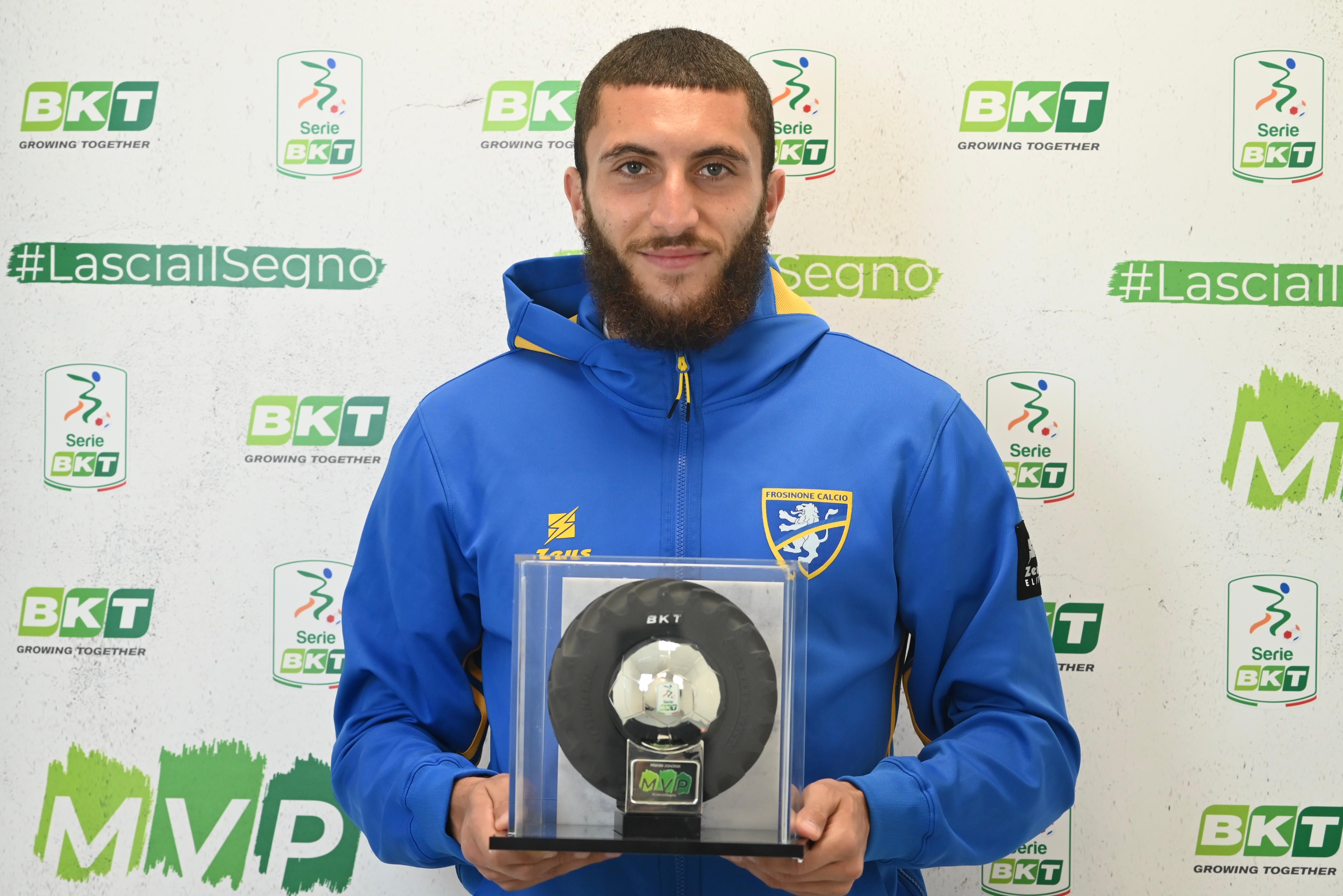 FARES GHEDJEMIS LIFTS THE MVP TROPHY OF THE SERIE BKT FOR MARCH 1