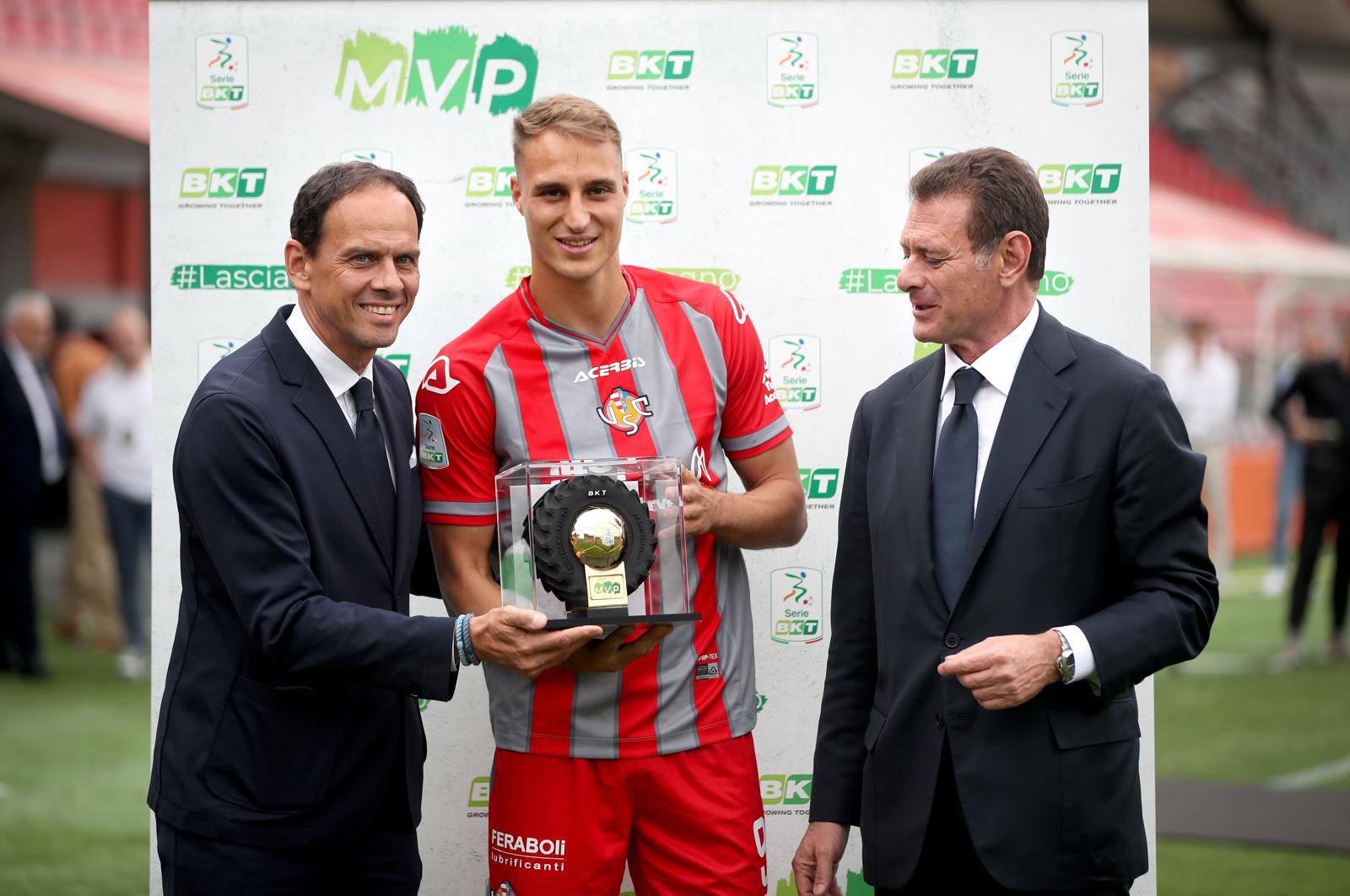 DE LUCA IS THE MVP OF THE 2024/25 SERIE BKT PLAYOFFS! 1