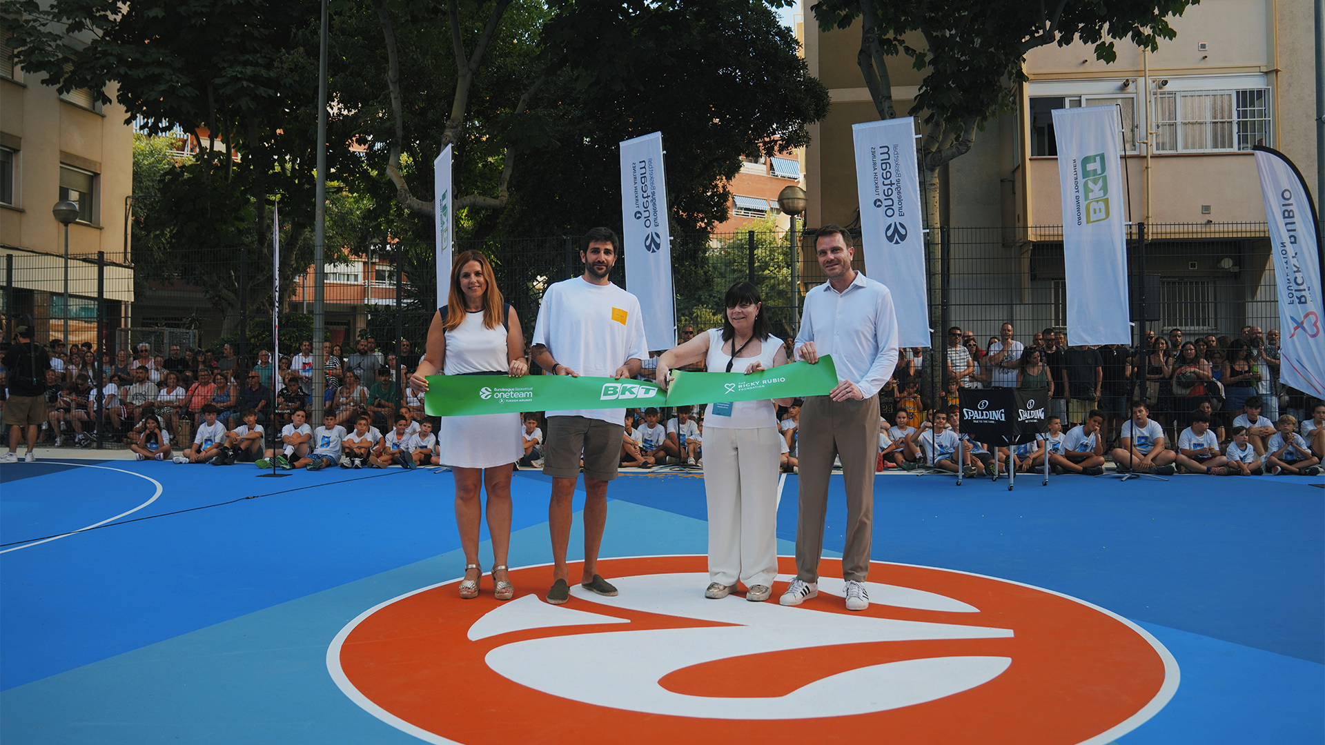 BASKETBALL AND SOCIAL RESPONSIBILITY: BKT AND ONE TEAM RENOVATE BADALONA’S ICONIC “GABIA” COURT 1
