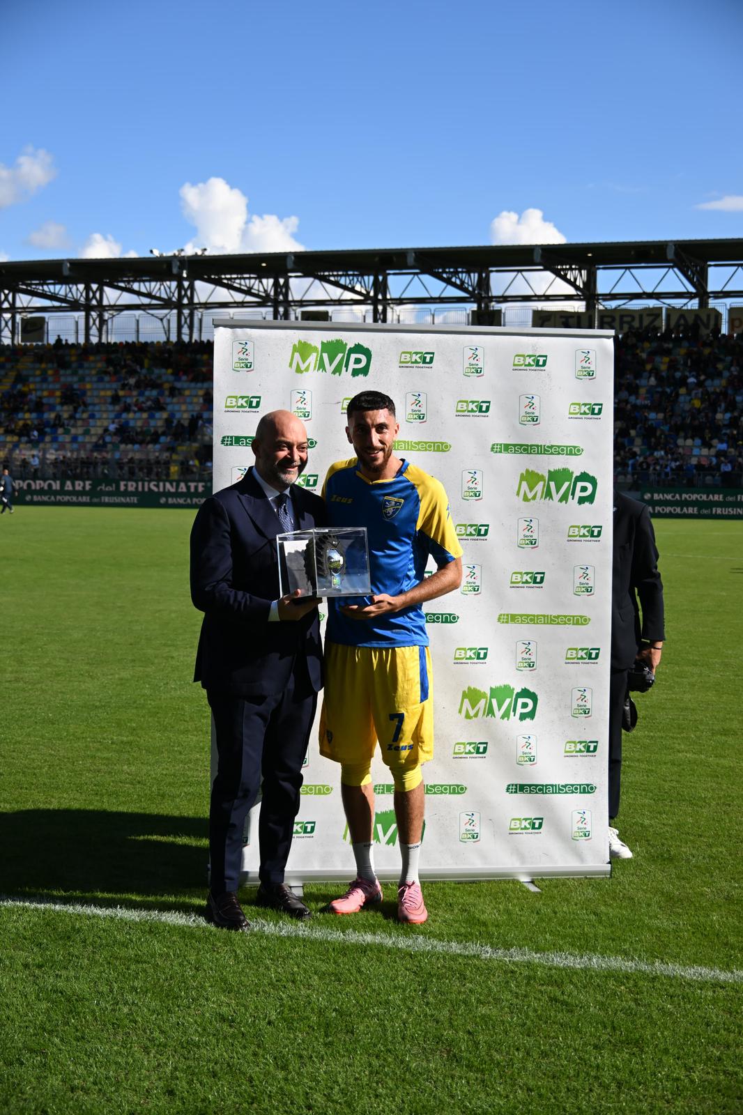 FARÈS GHEDJEMIS LIFTS THE SERIE BKT MVP TROPHY FOR SEPTEMBER 1