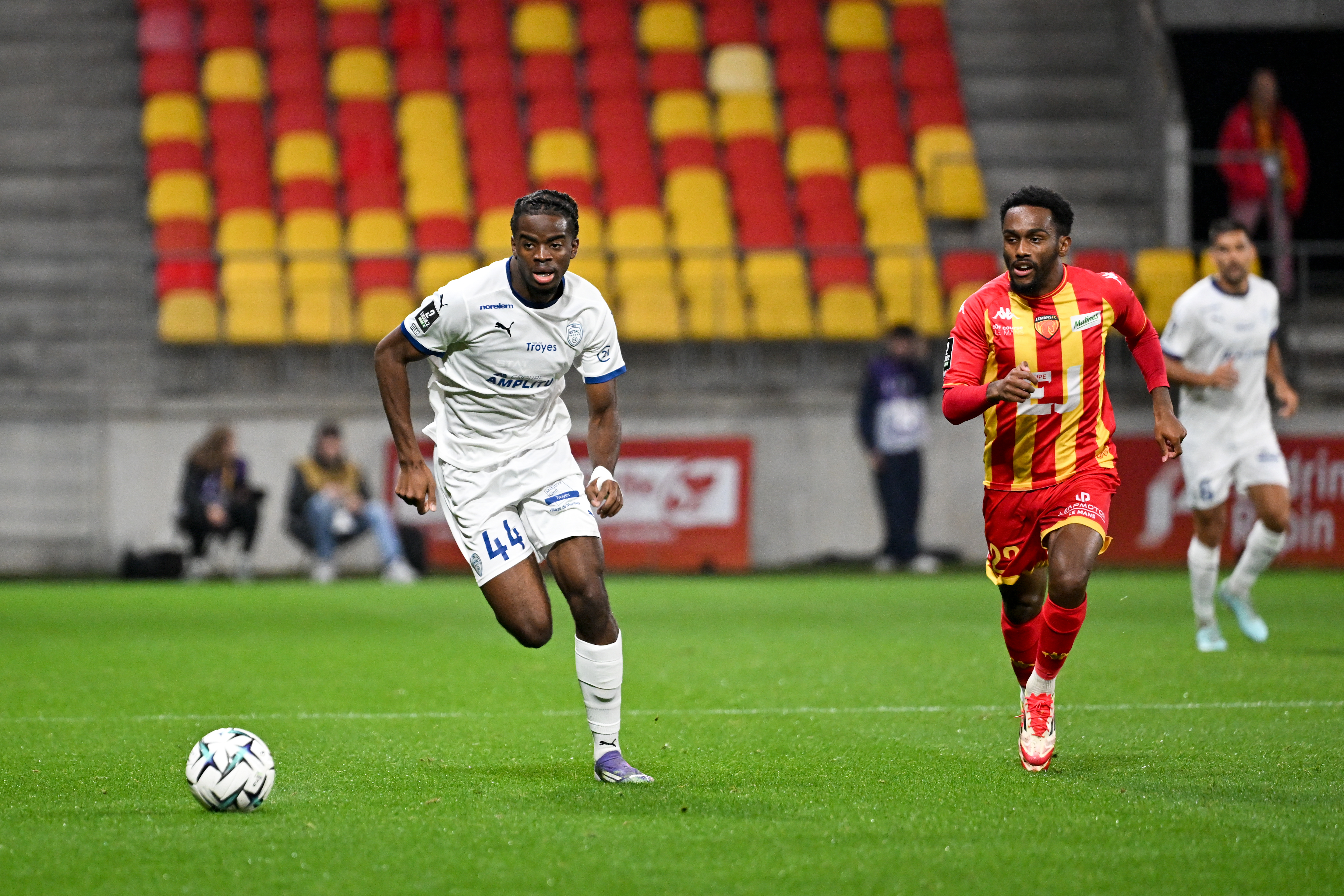 YVANN TITI IS THE ROOKIE OF THE MONTH FOR SEPTEMBER IN LIGUE 2 BKT 1